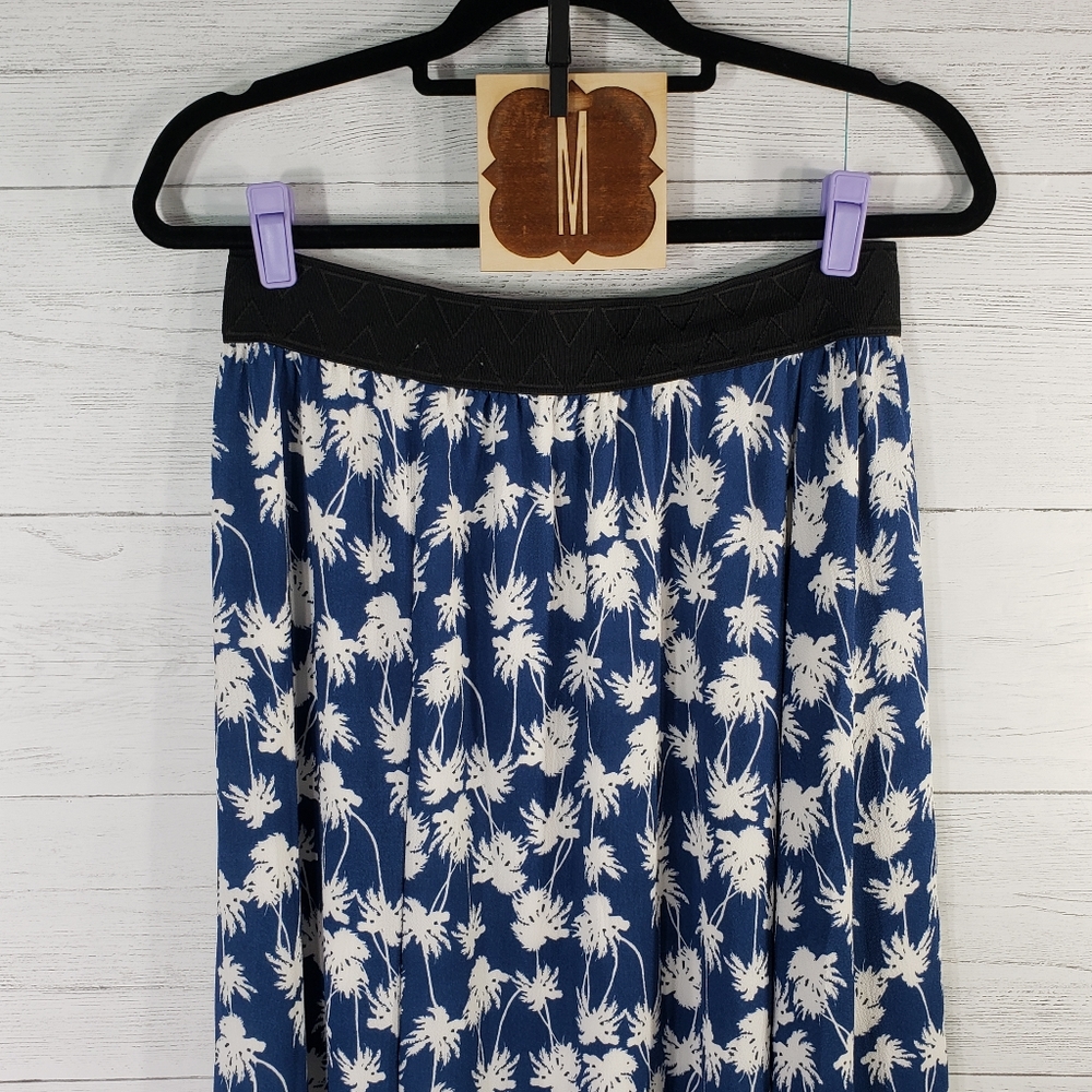 Medium LuLaRoe Lucy